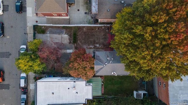 6626 53rd Road, Maspeth, NY 11378