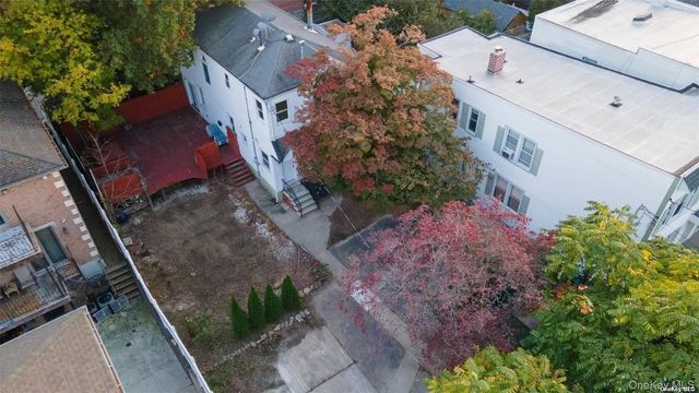 6626 53rd Road, Maspeth, NY 11378