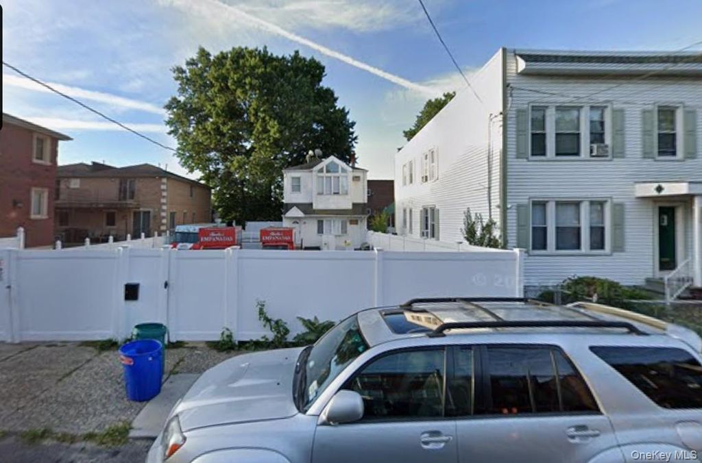 6626 53rd Road, Maspeth, NY 11378 — photo 2