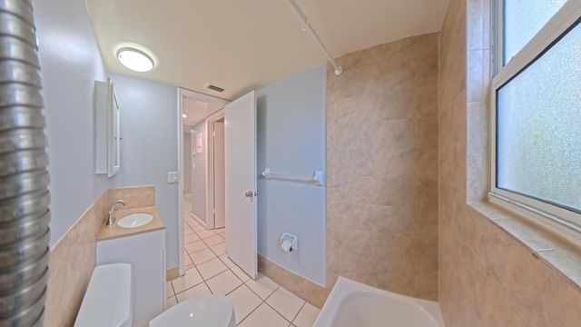 2301 SE 4th Street 3, Boynton Beach, FL 33435