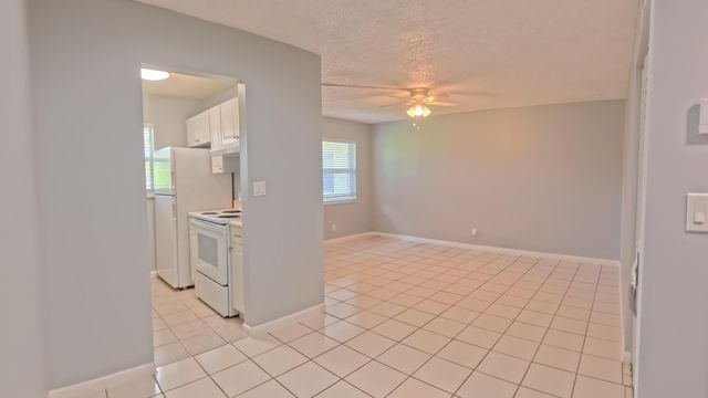 2301 SE 4th Street 3, Boynton Beach, FL 33435