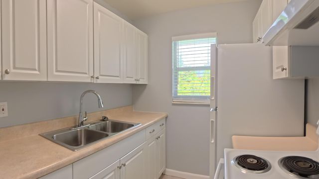 2301 SE 4th Street 3, Boynton Beach, FL 33435