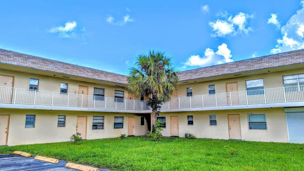 2301 SE 4th Street 3, Boynton Beach, FL 33435