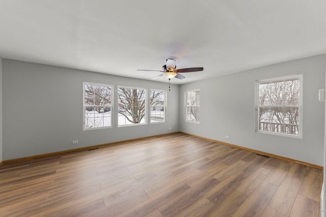 21519 Cormorant Street, Crest Hill, IL 60435