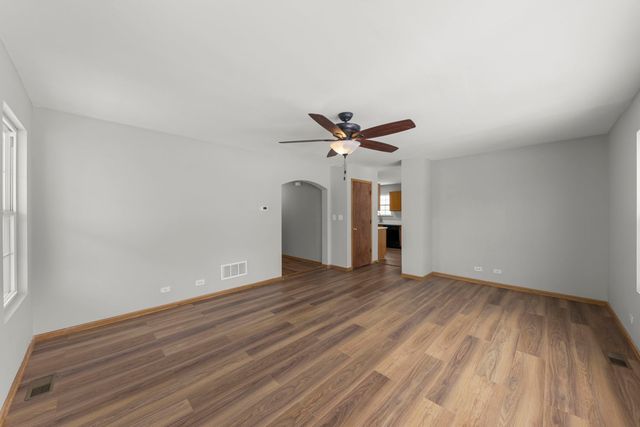 21519 Cormorant Street, Crest Hill, IL 60435