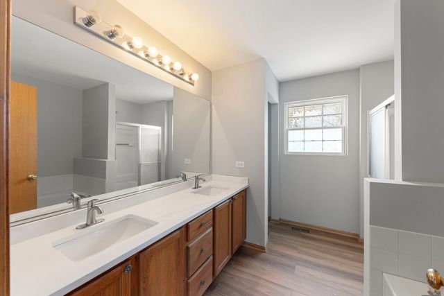 21519 Cormorant Street, Crest Hill, IL 60435