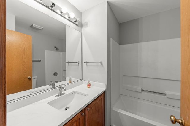 21519 Cormorant Street, Crest Hill, IL 60435