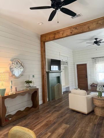 608 N Belknap Avenue, Stephenville, TX 76401