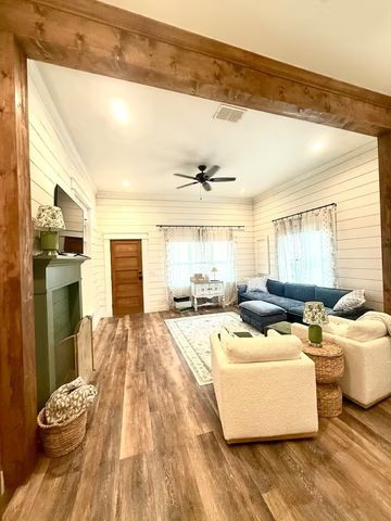 608 N Belknap Avenue, Stephenville, TX 76401