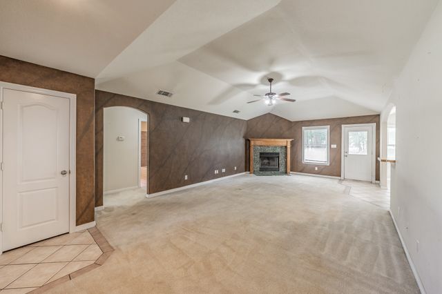 110 Pleasant Oaks Lane, Springtown, TX 76082