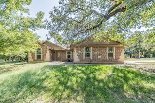 110 Pleasant Oaks Lane, Springtown, TX 76082