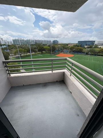 3300 NE 191st St 801, Aventura, FL 33180