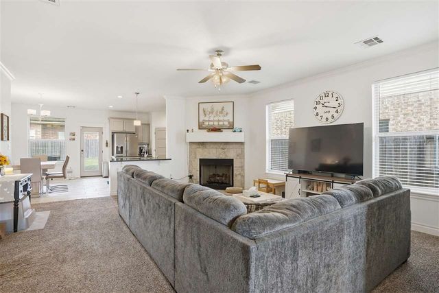 913 SW 80th St, Lawton, OK 73505