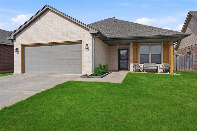 913 SW 80th St, Lawton, OK 73505