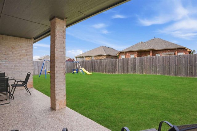 913 SW 80th St, Lawton, OK 73505