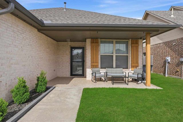 913 SW 80th St, Lawton, OK 73505