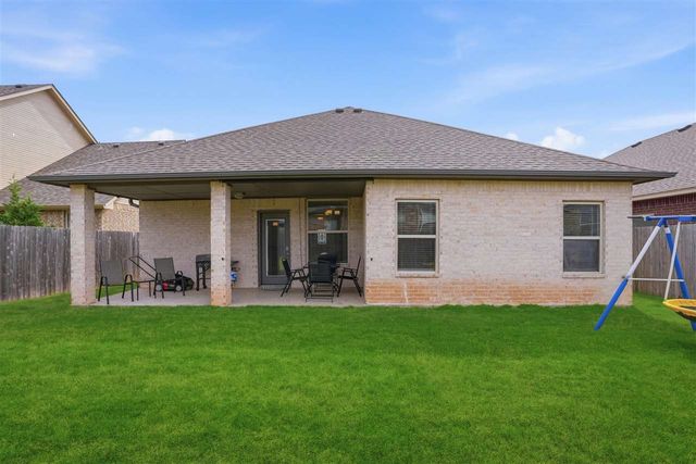 913 SW 80th St, Lawton, OK 73505