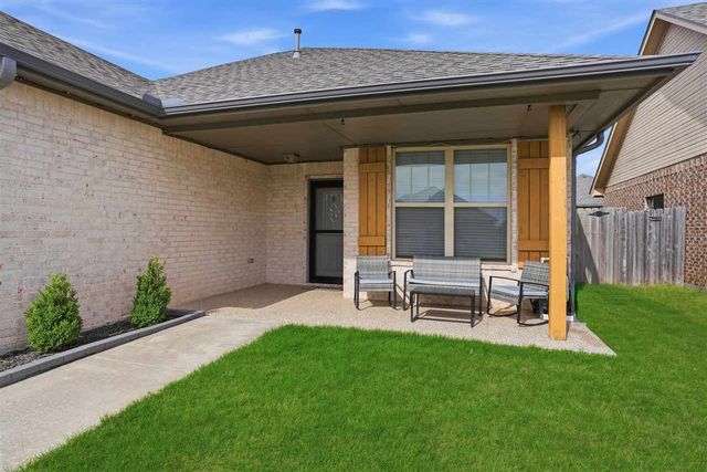 913 SW 80th St, Lawton, OK 73505