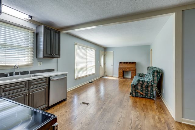 2023 Denise Dr, Columbia, TN 38401