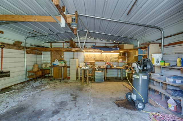2023 Denise Dr, Columbia, TN 38401
