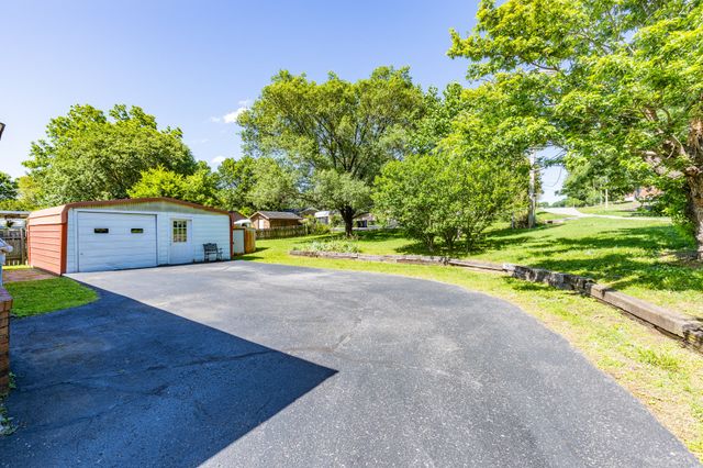 2023 Denise Dr, Columbia, TN 38401