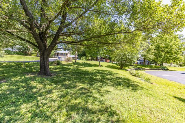 2023 Denise Dr, Columbia, TN 38401
