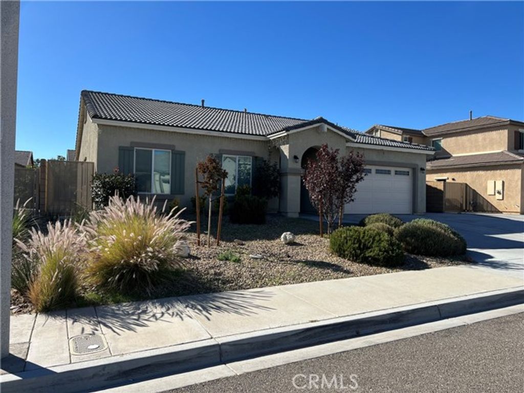 13311 Via Del Lago, Victorville, CA 92392