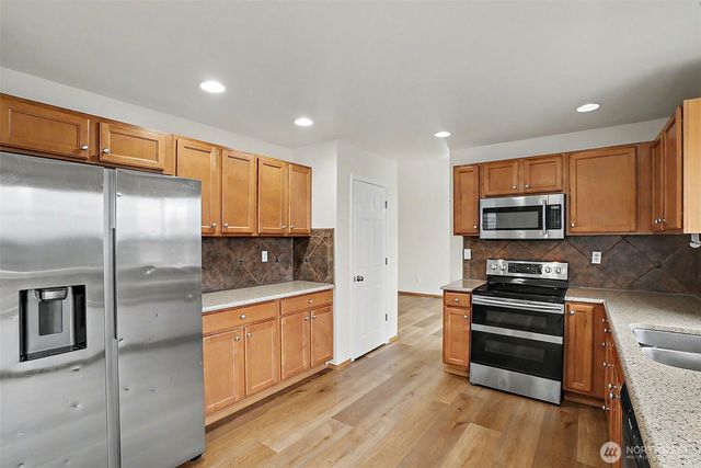 2213 189th Street E, Tacoma, WA 98445