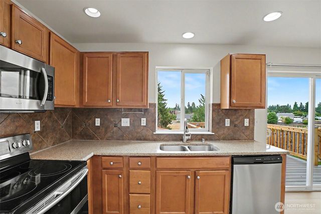 2213 189th Street E, Tacoma, WA 98445