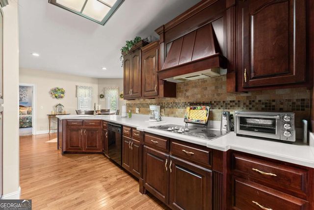 1121 Beacon Light Road, Hartwell, GA 30643