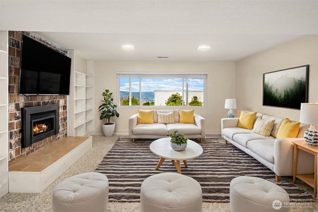 1006 Grant Avenue S, Renton, WA 98057