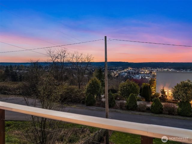 1006 Grant Avenue S, Renton, WA 98057