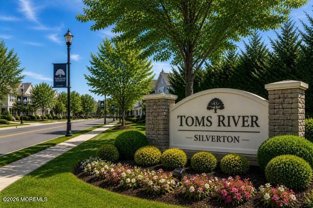 20 Oak Hill Drive, Toms River, NJ 08753