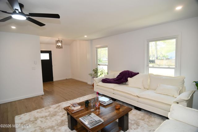 20 Oak Hill Drive, Toms River, NJ 08753