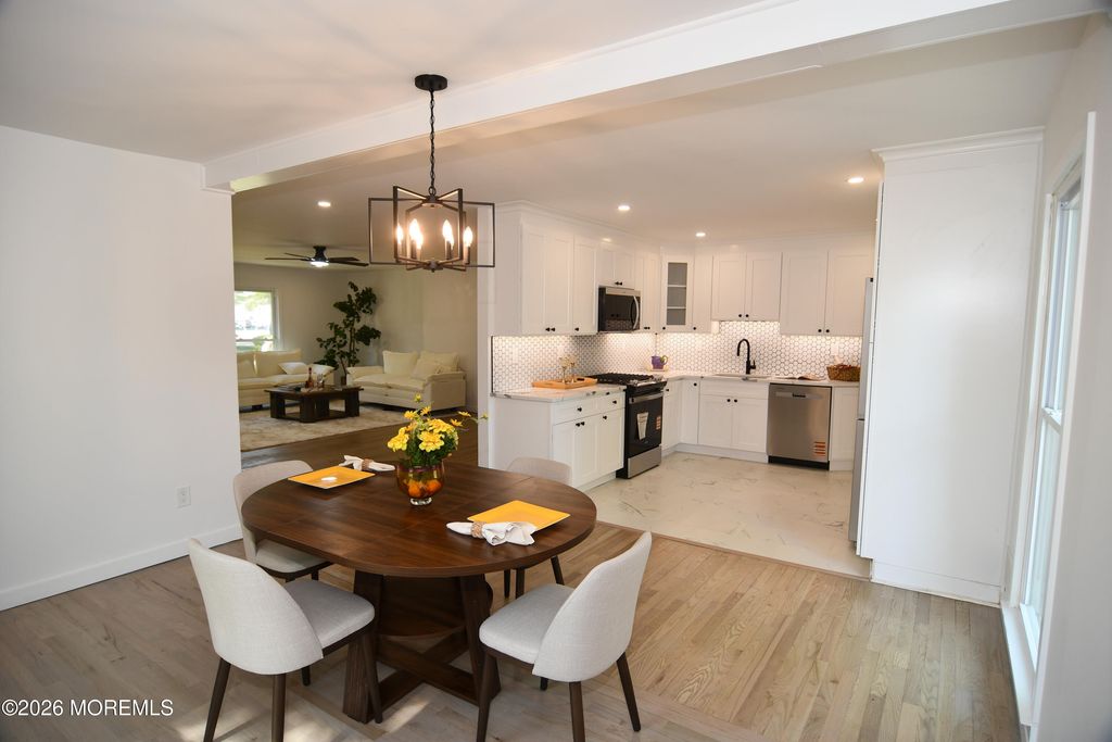 20 Oak Hill Drive, Toms River, NJ 08753