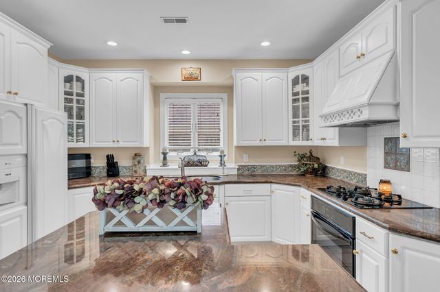 2192 S Tiiu Court, Toms River, NJ 08755