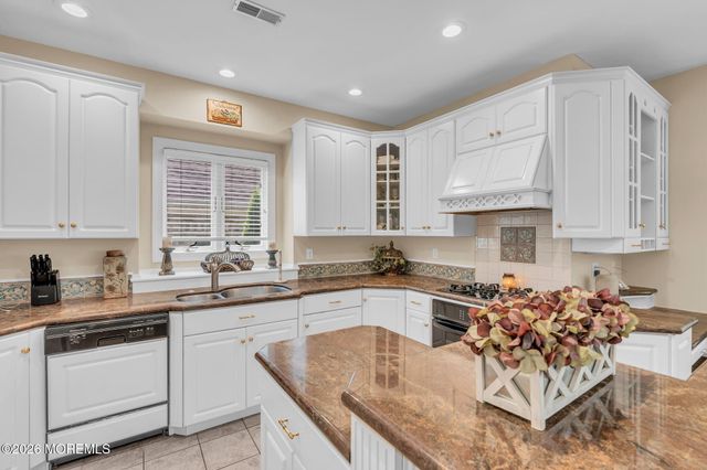 2192 S Tiiu Court, Toms River, NJ 08755