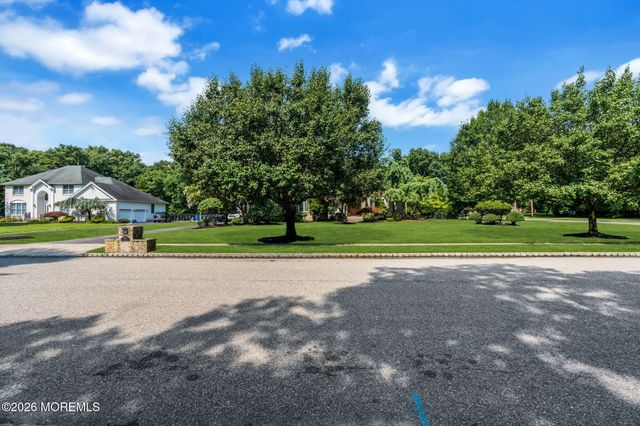 2192 S Tiiu Court, Toms River, NJ 08755