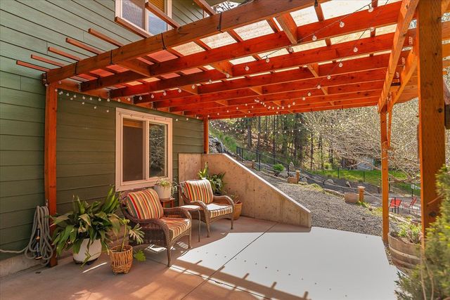 6604 Hwy 291, Nine Mile Falls, WA 99026