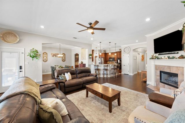 409 Emerald Court, Burleson, TX 76028