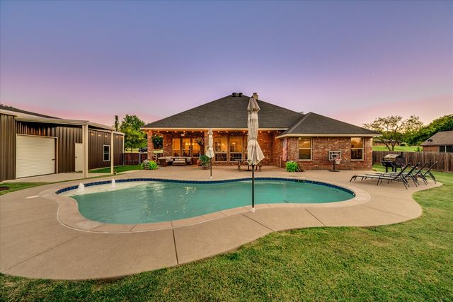 409 Emerald Court, Burleson, TX 76028