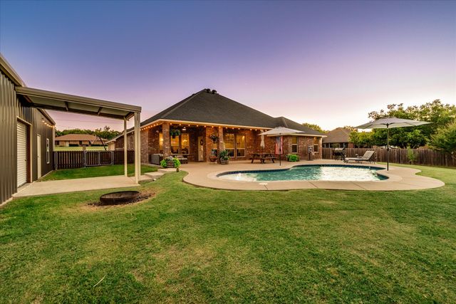 409 Emerald Court, Burleson, TX 76028