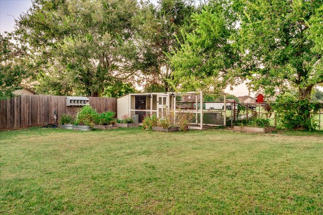 409 Emerald Court, Burleson, TX 76028