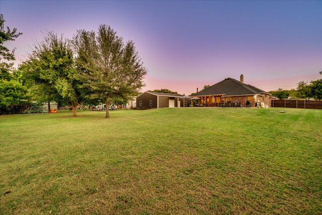 409 Emerald Court, Burleson, TX 76028