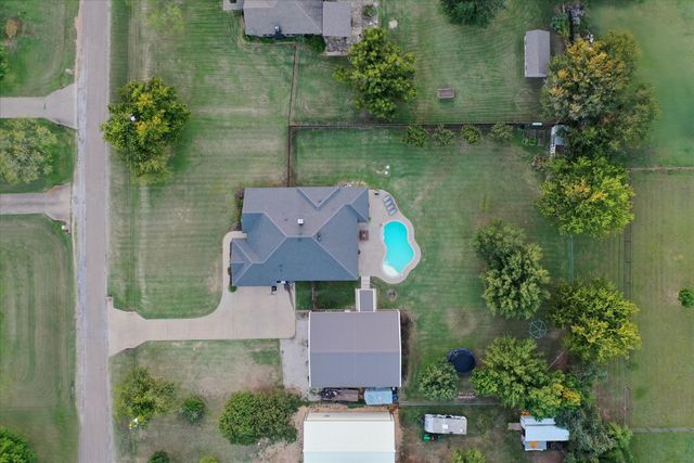 409 Emerald Court, Burleson, TX 76028