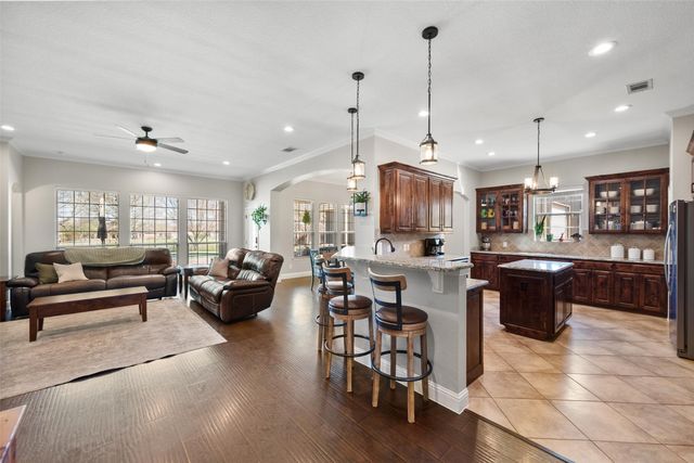 409 Emerald Court, Burleson, TX 76028