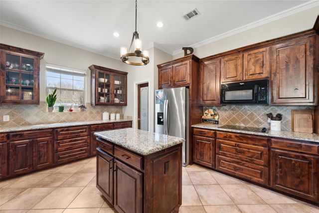 409 Emerald Court, Burleson, TX 76028