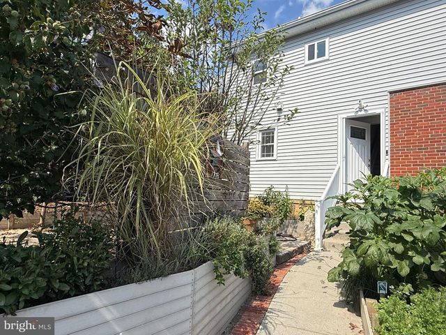 102 FREDERICK AVE, Frederick, MD 21701