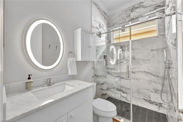 255 2nd AVE N, Naples, FL 34102