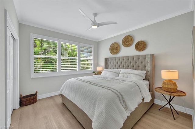 255 2nd AVE N, Naples, FL 34102